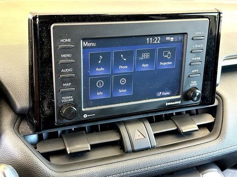 Used 2021 Toyota RAV4 LE FWD image 14