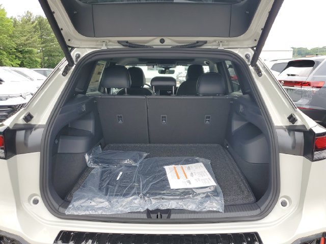 New 2026 Volkswagen Tiguan SE R-Line FWD image 8