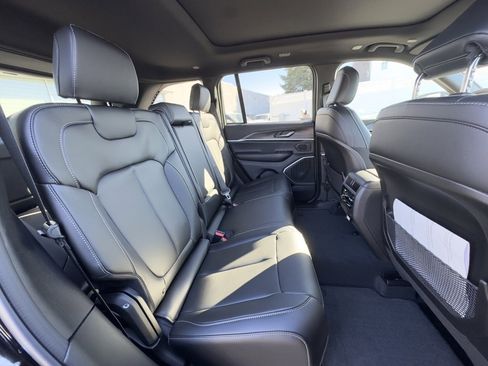 New 2026 Jeep Grand Cherokee Limited w/ Limited Altitude Package image 20