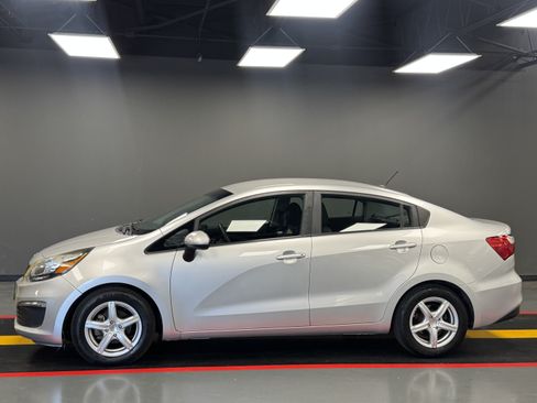 Used 2016 Kia Rio LX FWD image 3