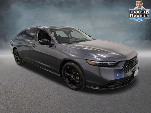 Certified 2025 Honda Accord SE image 3