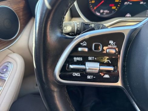 Used 2022 Mercedes-Benz GLC 300 4MATIC image 16