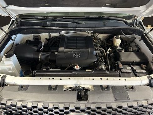 Used 2021 Toyota Tundra 4x4 CrewMax image 35