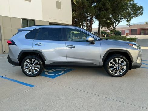 Used 2021 Toyota RAV4 Limited AWD/4WD image 5