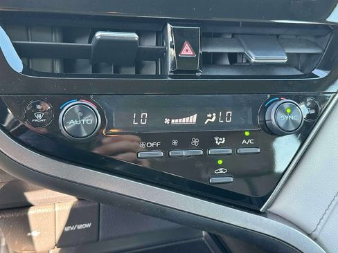 Used 2024 Toyota Camry SE AWD/4WD image 25