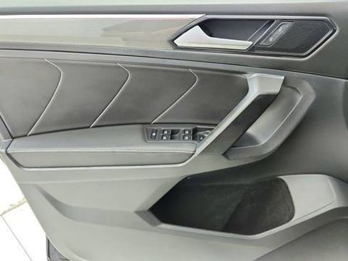 Used 2022 Volkswagen Tiguan SE R-Line image 38