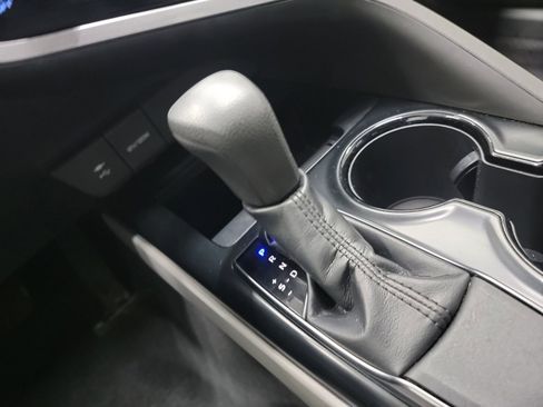 Used 2019 Toyota Camry LE image 26