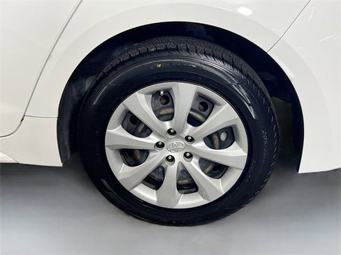 Used 2023 Toyota Corolla LE image 27