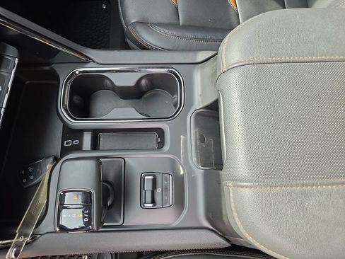 Used 2024 GMC Sierra 1500 AT4 w/ Technology Package AWD/4WD image 25