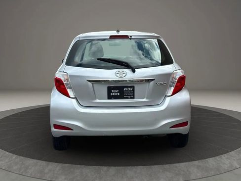 Used 2013 Toyota Yaris L image 5