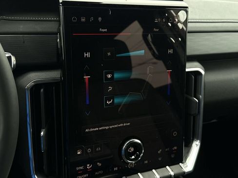 New 2026 GMC Acadia Elevation image 21