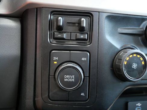 Certified 2024 Ford F350 XLT AWD/4WD image 30
