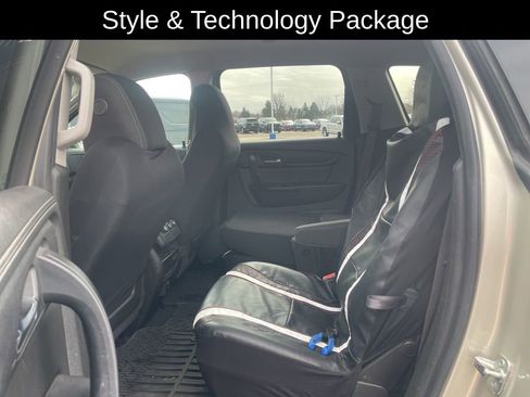 Used 2015 Chevrolet Traverse LT w/ Style and Technology Package image 9