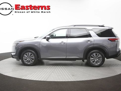 Used 2025 Nissan Pathfinder SV FWD image 61