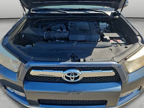 Used 2012 Toyota 4Runner Limited AWD/4WD image 32