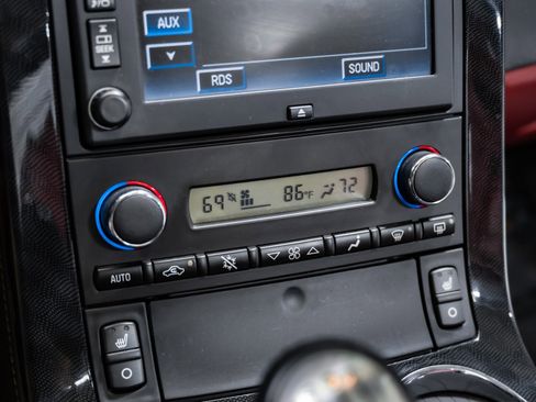 Used 2013 Chevrolet Corvette 427 w/ 1SB Preferred Equipment Group image 23