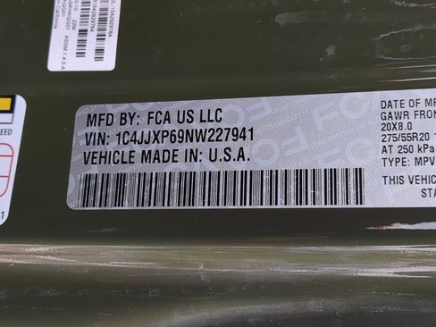 Used 2022 Jeep Wrangler Unlimited Sahara image 36