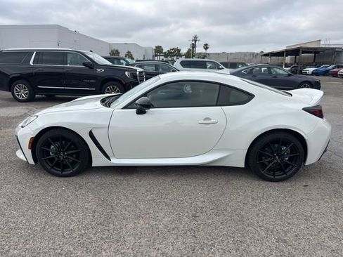 Used 2024 Toyota GR86 Premium image 8