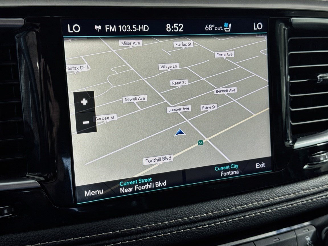 Used 2020 Chrysler Pacifica Limited w/ Advanced Safetytec Group FWD image 9