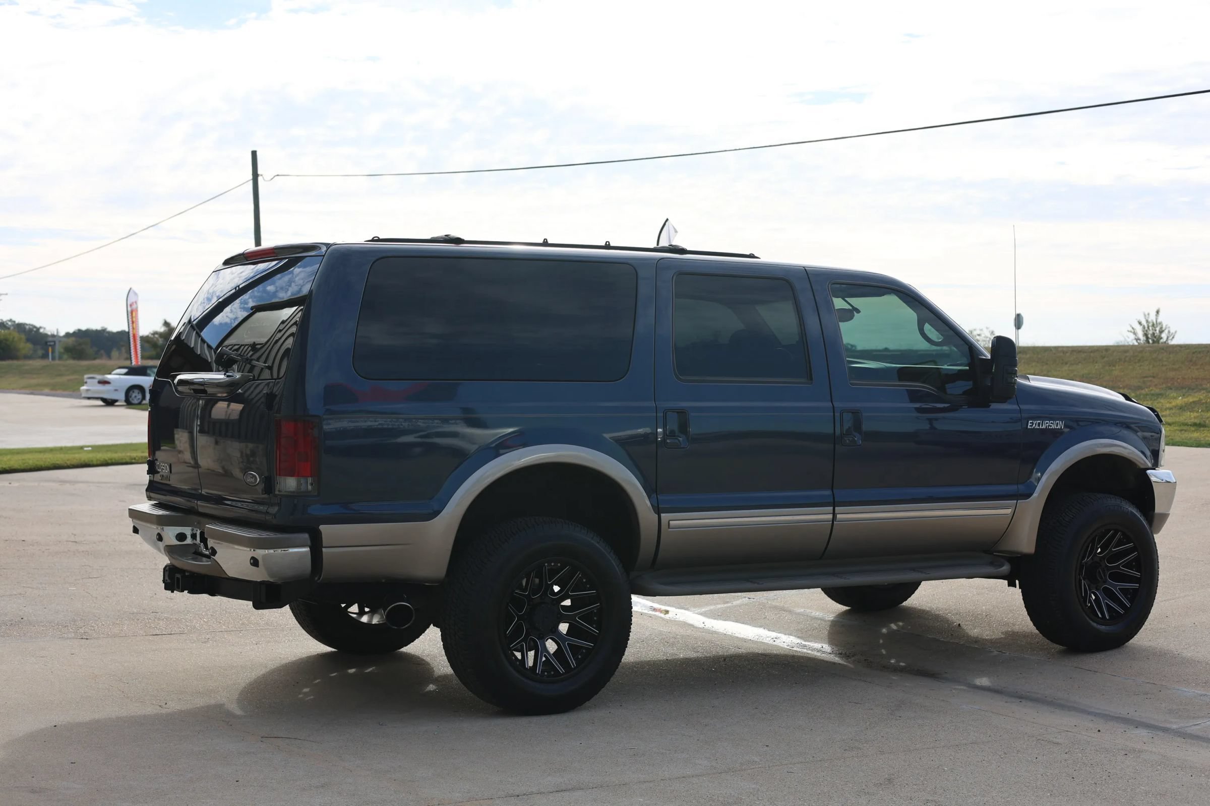 Used 2002 Ford Excursion Limited AWD/4WD image 3