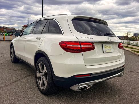 Used 2018 Mercedes-Benz GLC 300 4MATIC image 5