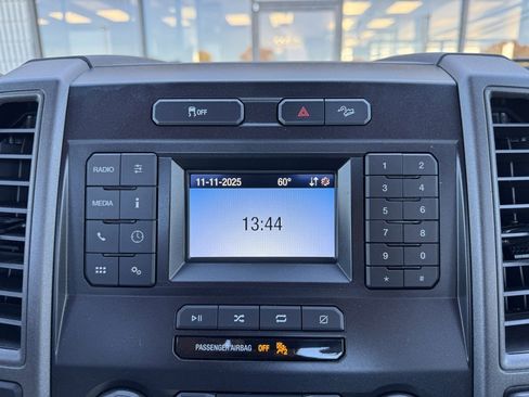 Used 2022 Ford F250 XL w/ Power Equipment Group image 10