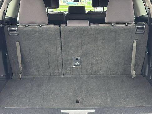 Used 2025 Toyota Highlander LE AWD/4WD image 34