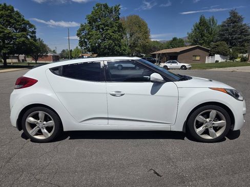 Used 2014 Hyundai Veloster w/ Style Package 02 FWD image 5