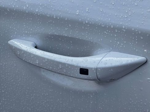 Used 2018 Hyundai Ioniq Blue image 12