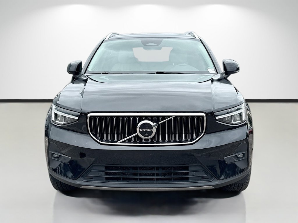 Used 2023 Volvo XC40 B5 Plus AWD/4WD image 8