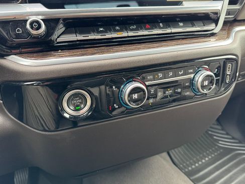 Used 2022 GMC Sierra 1500 SLE image 17