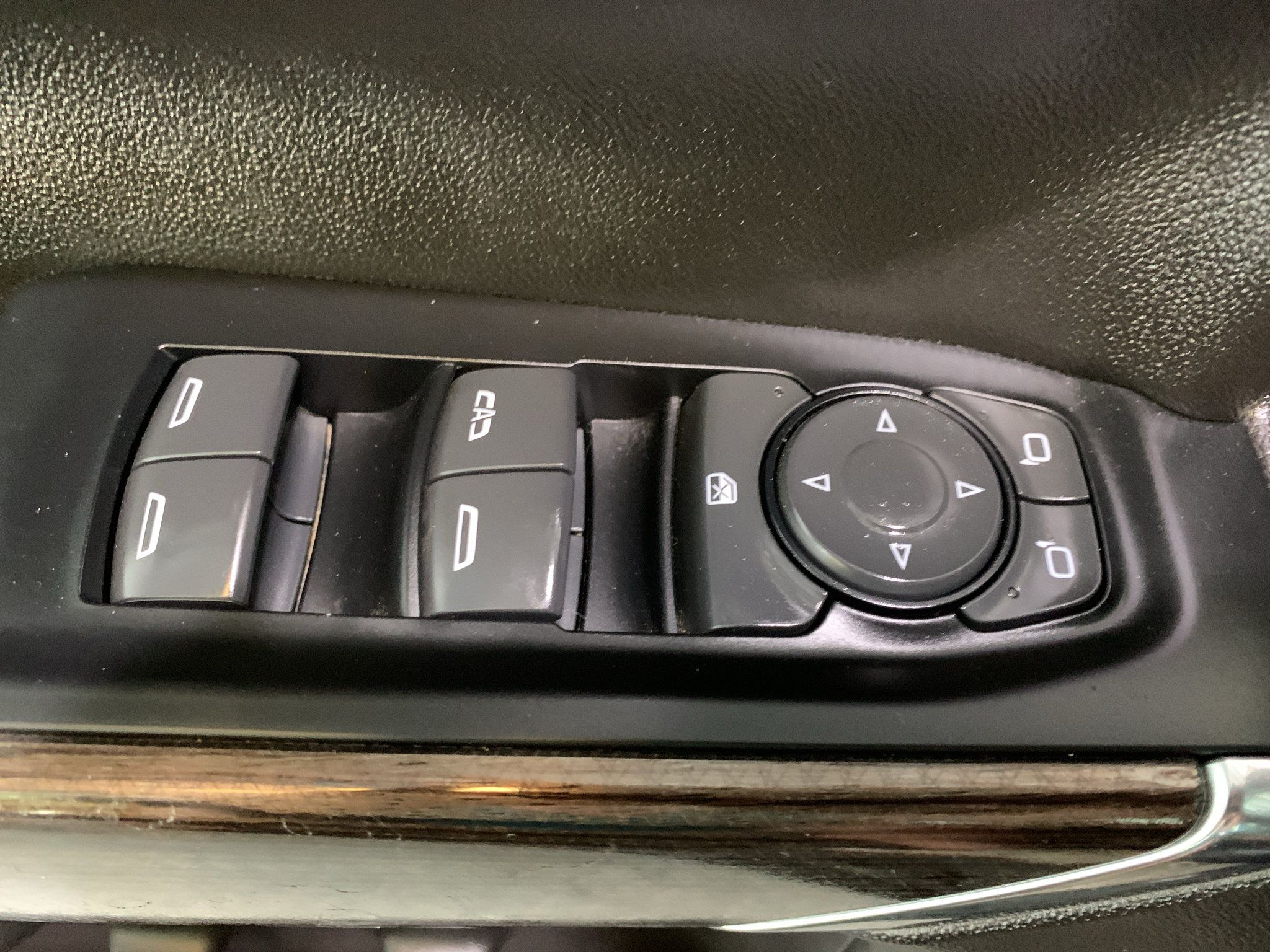 Used 2022 Chevrolet Silverado 1500 LT AWD/4WD image 27