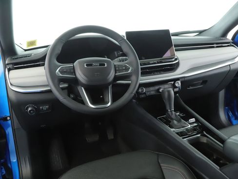 Used 2024 Jeep Compass Limited w/ Elite Group image 2