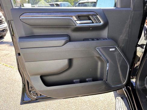 Used 2023 Chevrolet Silverado 1500 LTZ w/ LTZ Convenience Package II AWD/4WD image 8