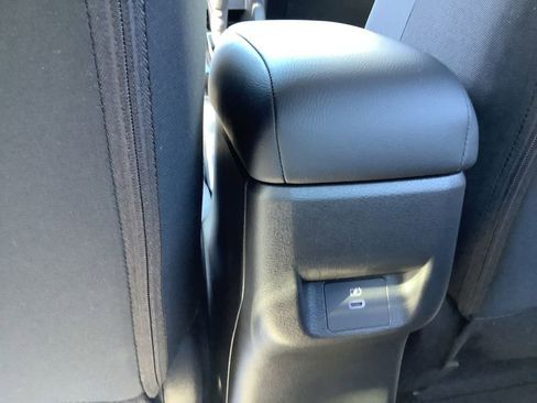 Used 2025 Nissan Versa SV w/ Trunk Package image 31