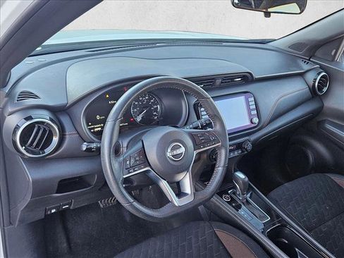 Used 2024 Nissan Kicks SR image 10
