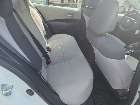 Used 2020 Toyota Corolla LE image 12