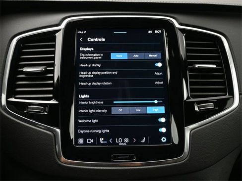 Used 2023 Volvo XC90 B6 Ultimate w/ Protection Package image 18