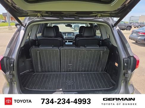 Used 2019 Toyota Highlander SE AWD/4WD image 21