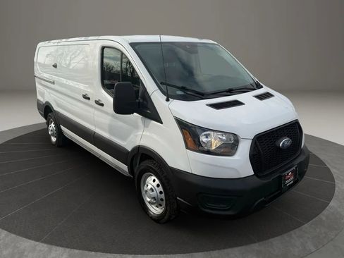 Used 2022 Ford Transit 250 Low Roof w/RWB Van 3D image 5