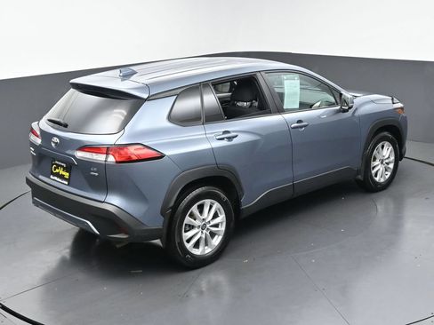 Used 2023 Toyota Corolla Cross LE AWD/4WD image 3