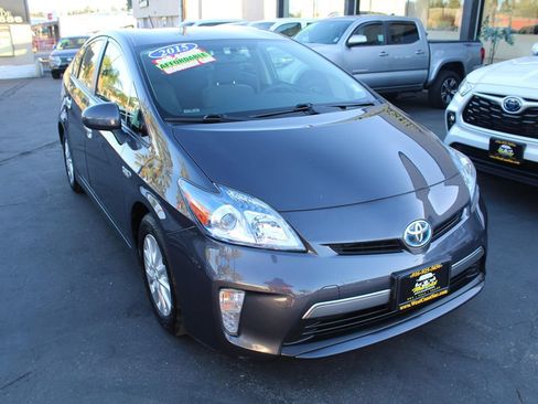 Used 2015 Toyota Prius Prime Plug-In Hybrid FWD image 8