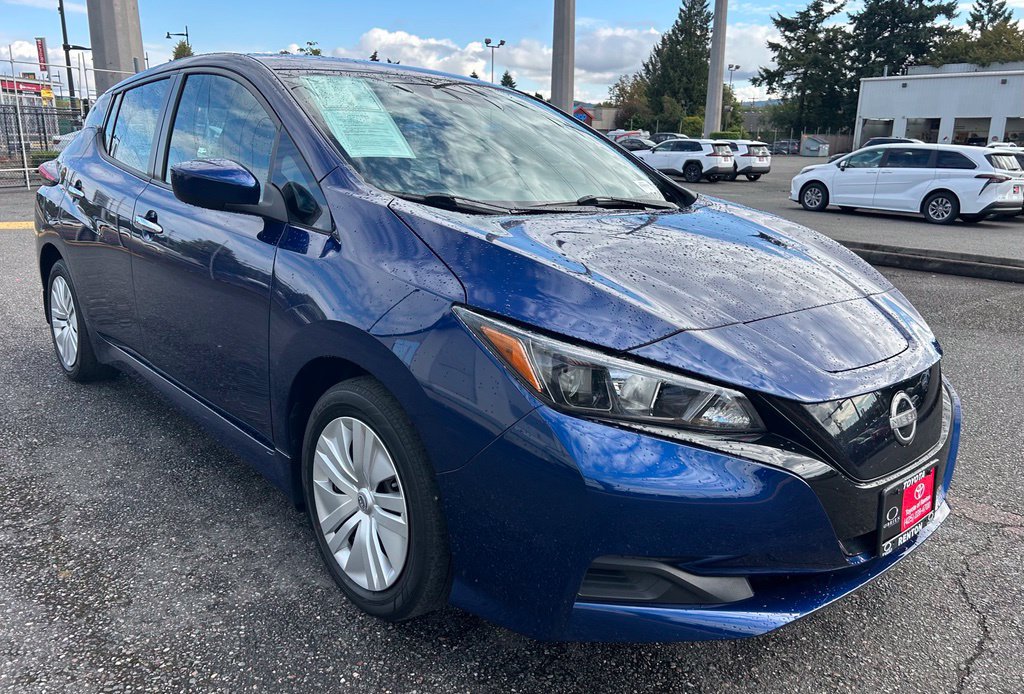 Used 2025 Nissan Leaf S FWD image 3