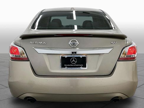 Used 2015 Nissan Altima 2.5 SV w/ Convenience Package FWD image 4
