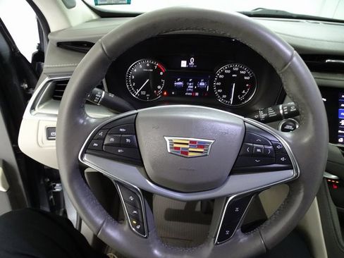 Used 2020 Cadillac XT5 Premium Luxury image 6