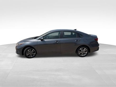 Used 2024 Kia Forte LXS FWD image 3