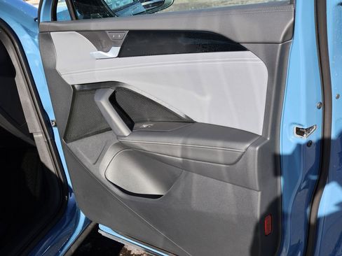 New 2026 Volkswagen Tiguan SE R-Line image 17