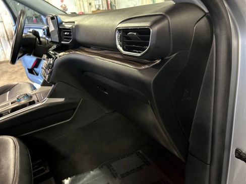 Used 2023 Ford Explorer Limited w/ Equipment Group 301A image 32