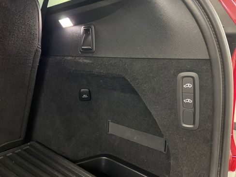 Used 2016 Volvo XC90 T6 Momentum w/ Momentum Plus Package image 31