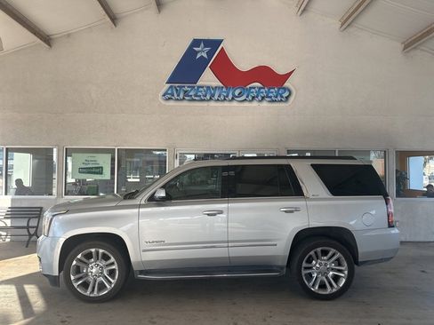 Used 2019 GMC Yukon SLT w/ Premium Edition image 2